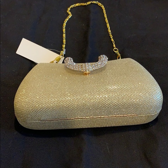 CLUTCH - Picture 4 of 5